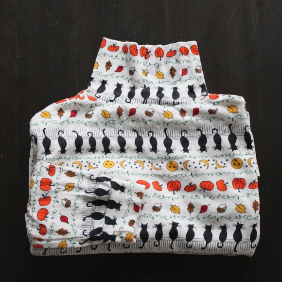 Vintage 90's Bewitched Halloween Turtleneck - Picture 1 of 3